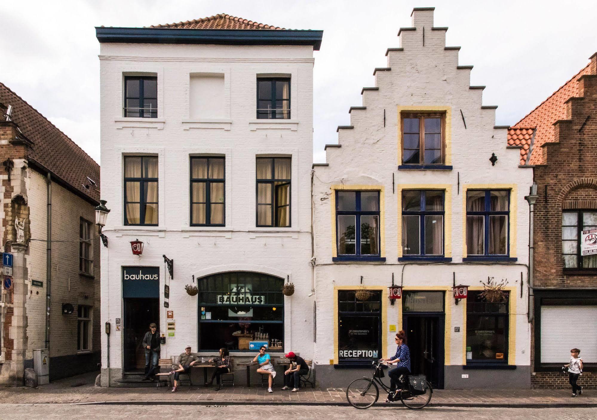 St Christopher'S Inn Hostel At The Bauhaus Bruges Exterior foto